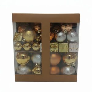 Set da 60 palline natalizie oro e argento Ø4/5/6 cm in PVC resistente. Finiture lucide e glitterate per un Natale elegante e raffinato. Prezzo: €18,00.